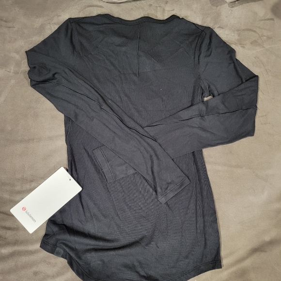 SOLD-Lululemon Hold Tight Long Sleeve Shirt SZ 4 - Picture 5 of 6